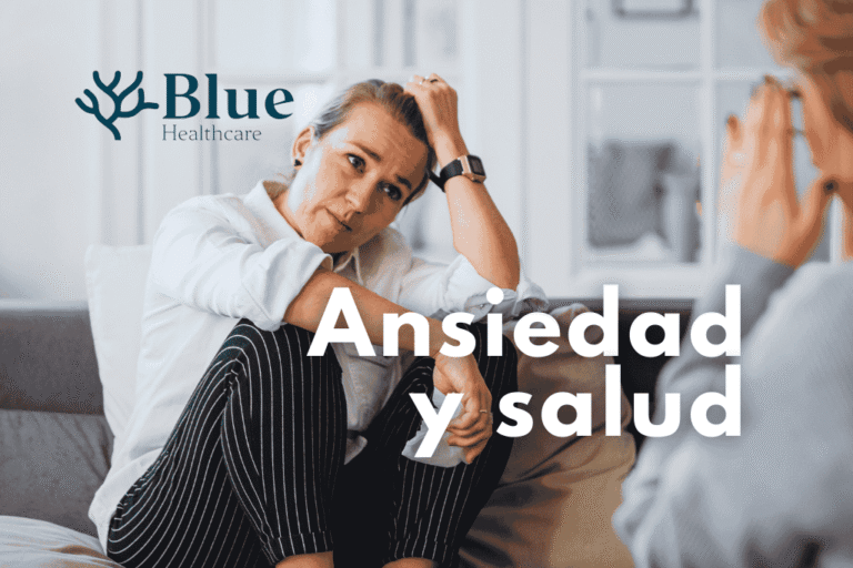 Mujer con ansiedad hablando con su psicólogo en consulta
