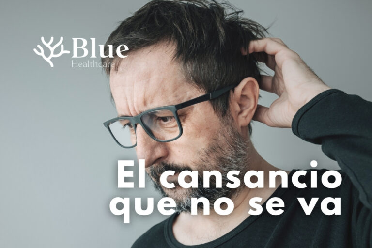 Persona con COVID persistente que muestra niebla mental y dificultad para concentrarse.
